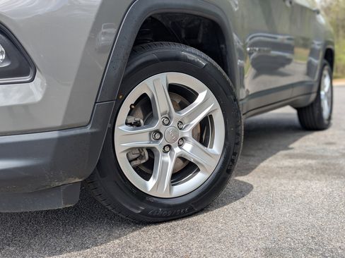 Used 2023 Jeep Compass Latitude w/ Sun and Sound Group image 33