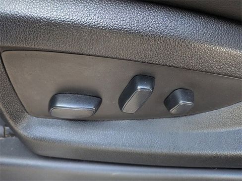 Used 2020 GMC Yukon XL Denali w/ Denali Premium Package image 15