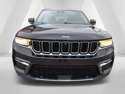 Used 2023 Jeep Grand Cherokee Limited w/ Luxury Tech Group II image 2