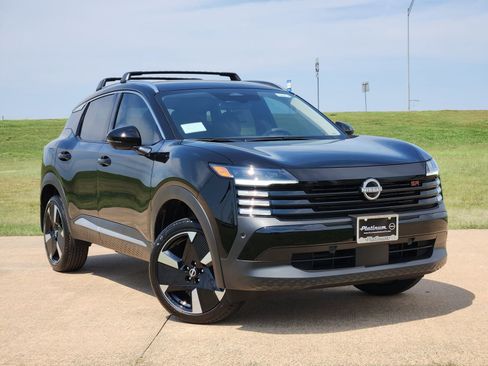 New 2026 Nissan Kicks SR image 6