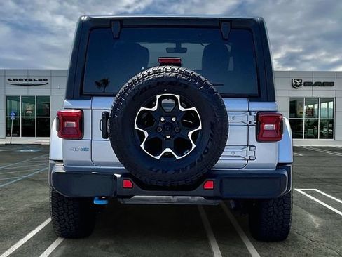 Used 2023 Jeep Wrangler Unlimited Sahara AWD/4WD image 3