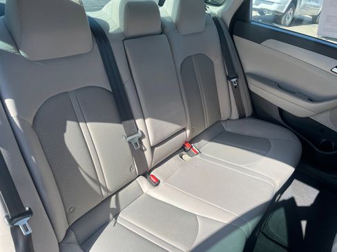 Used 2019 Hyundai Sonata SE FWD image 18