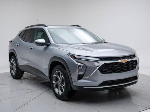 New 2026 Chevrolet Trax LT w/ Driver Confidence Package FWD image 11