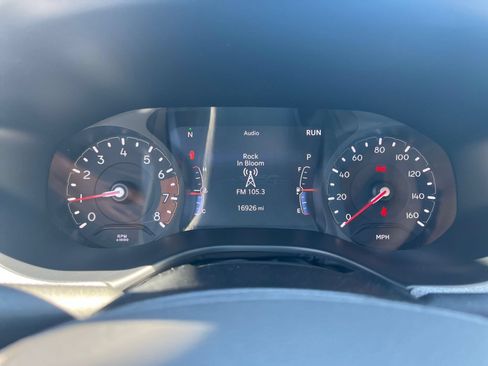 Used 2025 Jeep Compass Latitude AWD/4WD image 40