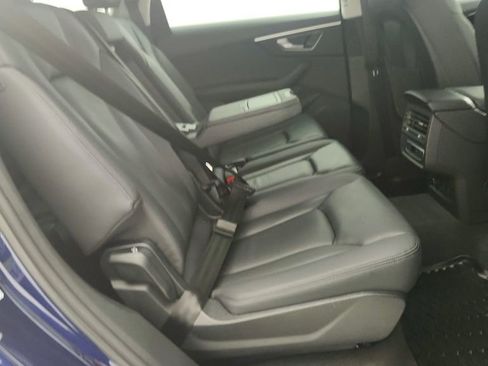 Used 2023 Audi Q7 3.0T Premium w/ Convenience Package AWD/4WD image 34