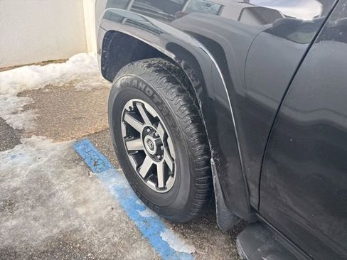 Used 2024 Toyota 4Runner TRD Off-Road Premium image 8