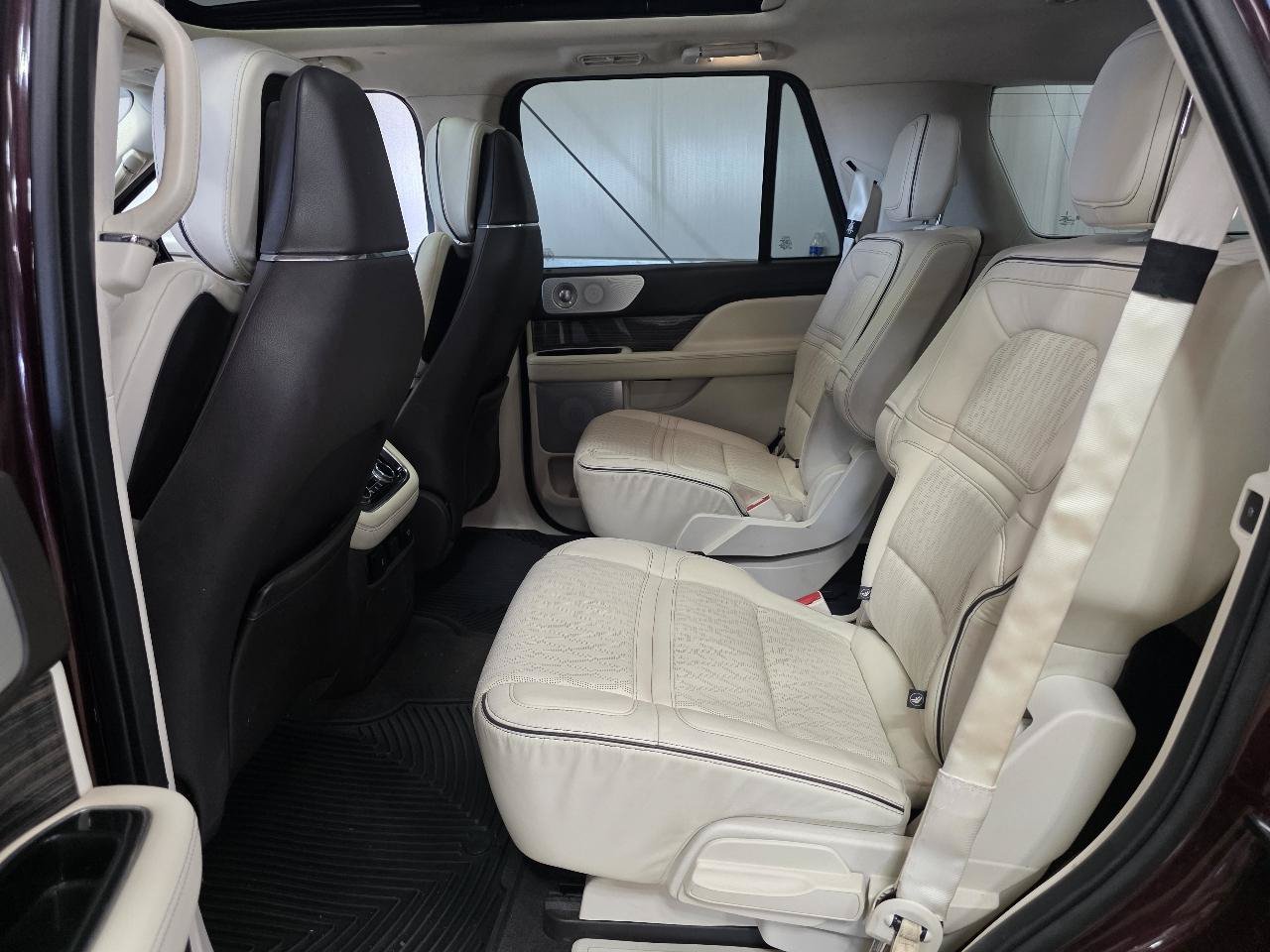 Used 2020 Lincoln Navigator Black Label w/ Cargo Convenience Package AWD/4WD image 11