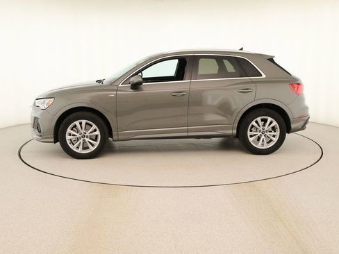 Used 2025 Audi Q3 2.0T Premium w/ Convenience Package AWD/4WD image 2