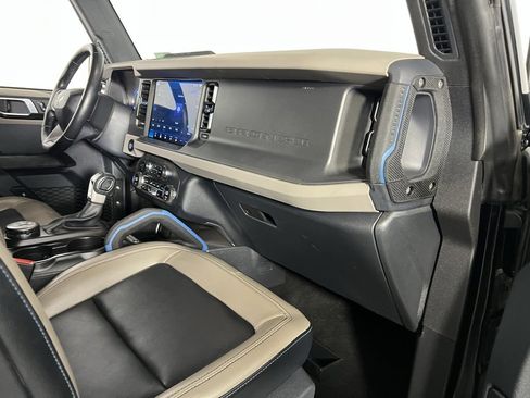 Used 2024 Ford Bronco Wildtrak image 32