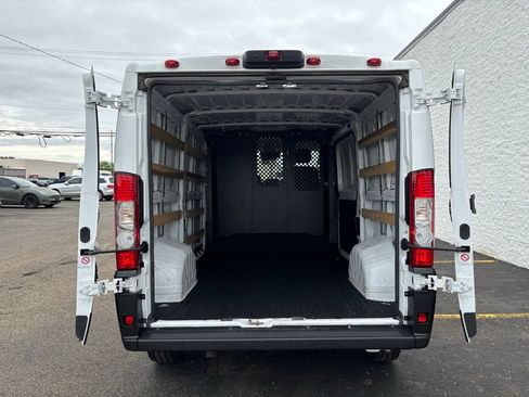 Used 2025 RAM ProMaster 2500 w/ U-Haul Equipment Group FWD image 7