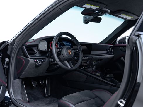 Used 2022 Porsche 911 GT3 image 43