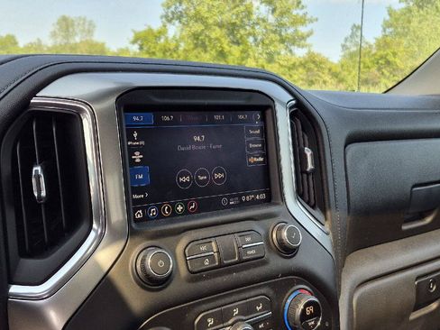 Used 2020 Chevrolet Silverado 1500 LT Trail Boss AWD/4WD image 10