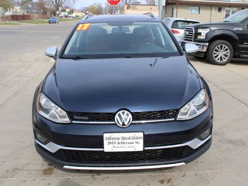 Used 2017 Volkswagen Golf Alltrack S AWD/4WD image 4