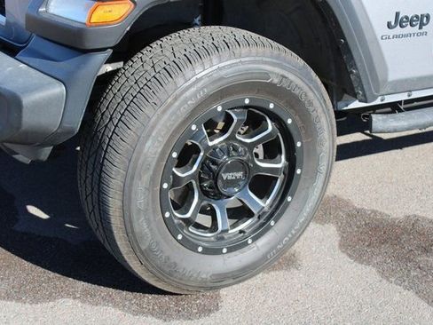 Used 2020 Jeep Gladiator Sport w/ Quick Order Package 24S image 12