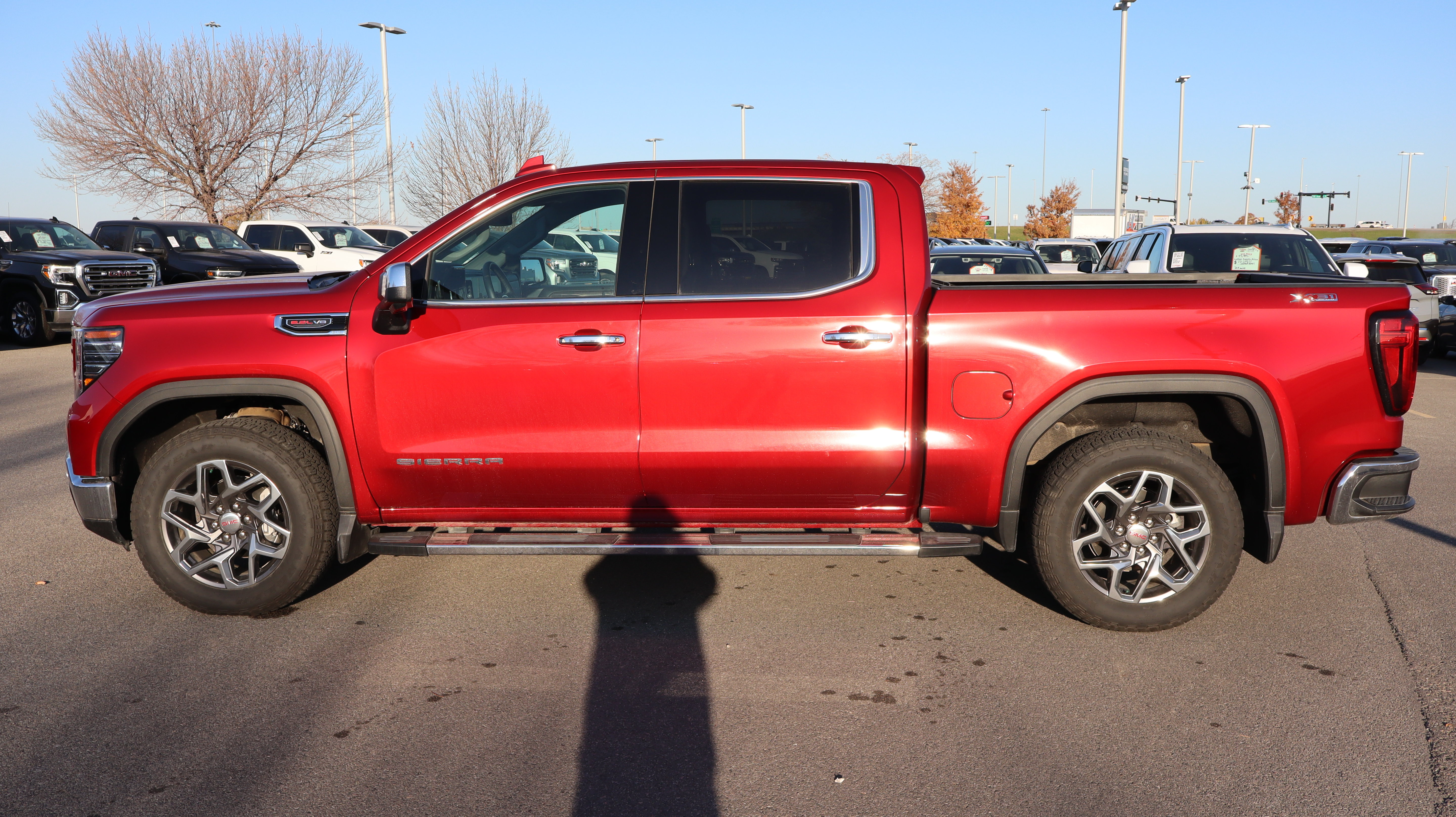 Used 2026 GMC Sierra 1500 SLT w/ SLT Premium Plus Package AWD/4WD image 4