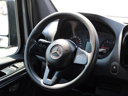 Used 2019 Mercedes-Benz Sprinter 170 image 14