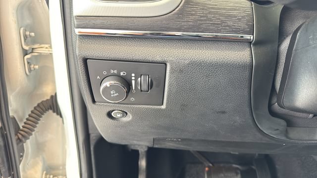 Used 2020 Jeep Grand Cherokee Summit w/ Skid Plate Group AWD/4WD image 17