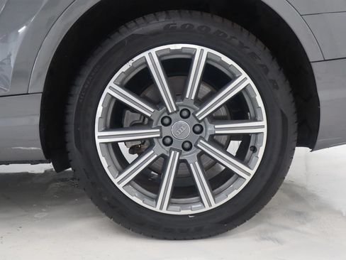 Used 2018 Audi Q7 3.0T Prestige w/ Prestige Package AWD/4WD image 12