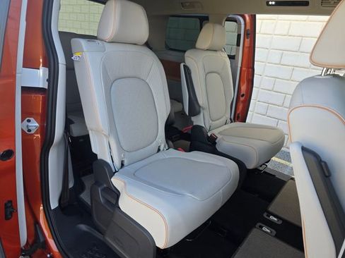 Used 2025 Volkswagen ID. Buzz 1st Edition image 44