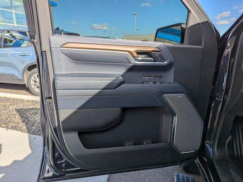 Certified 2024 Chevrolet Silverado 1500 High Country w/ Technology Package image 10