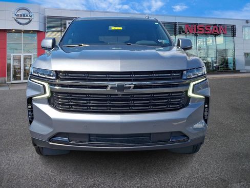 Used 2022 Chevrolet Suburban RST w/ Luxury Package AWD/4WD image 2