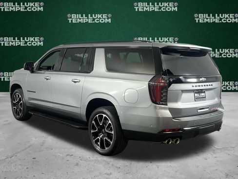 Used 2025 Chevrolet Suburban RST image 9