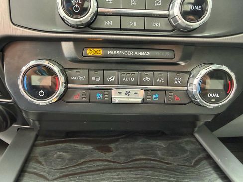 Used 2022 Ford F350 Limited image 31