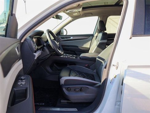 New 2026 Volkswagen Atlas Peak Edition AWD/4WD image 12