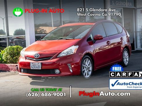 Used 2012 Toyota Prius V Five image 1
