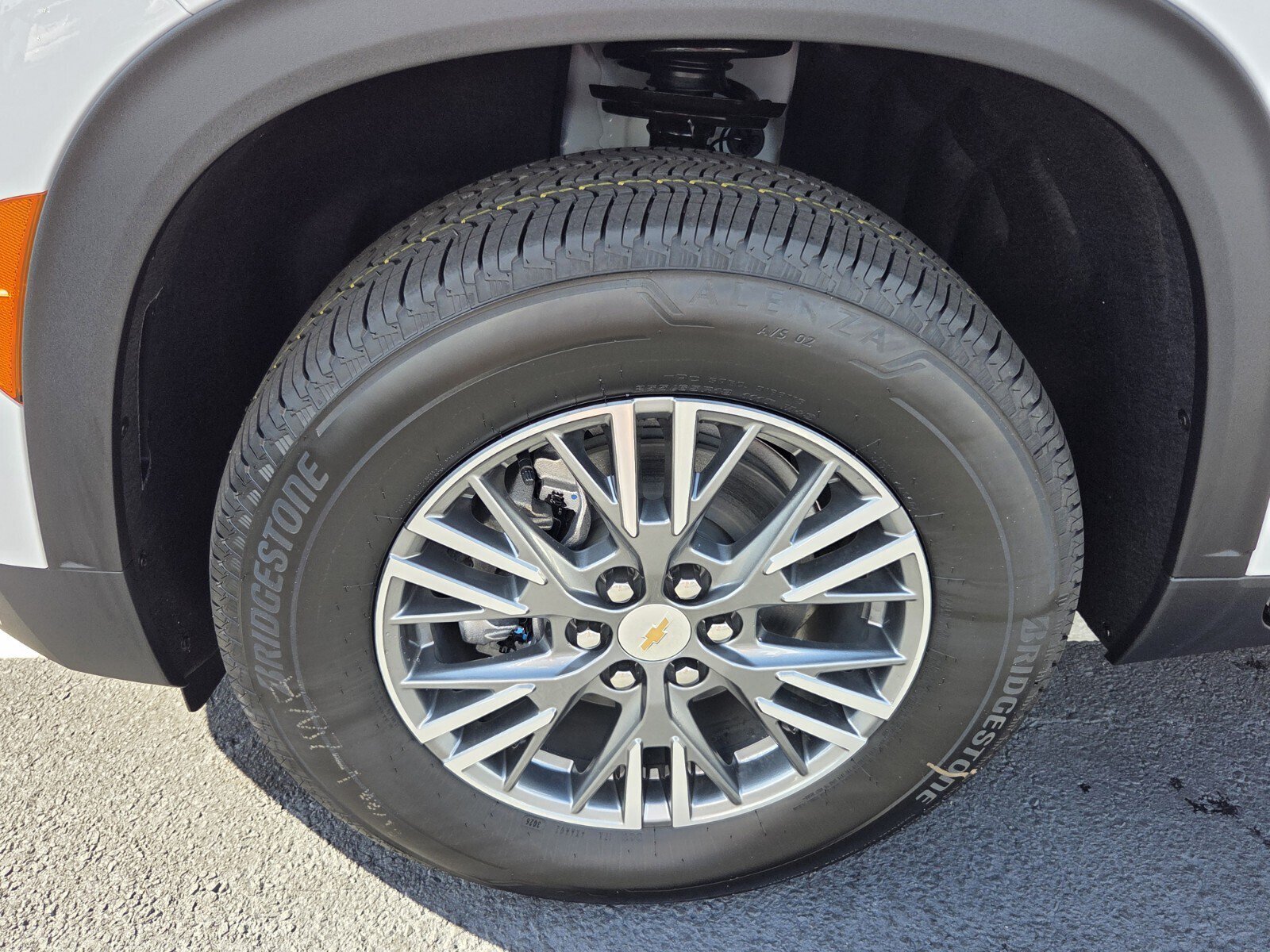 New 2027 Chevrolet Traverse LT w/ Driver Confidence Package FWD image 4
