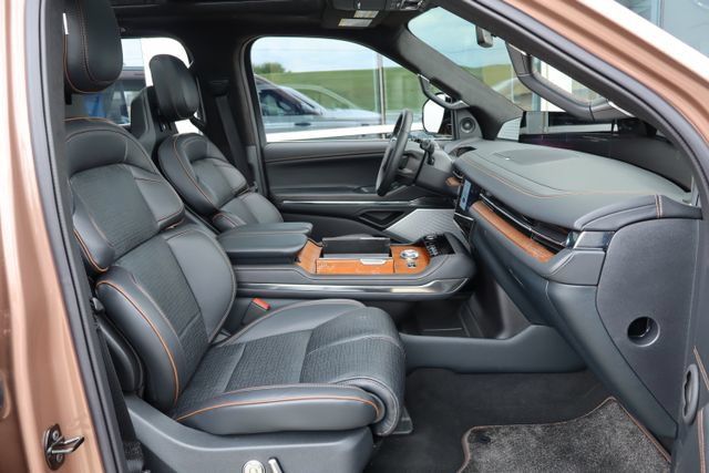Used 2025 Lincoln Navigator Black Label AWD/4WD image 45