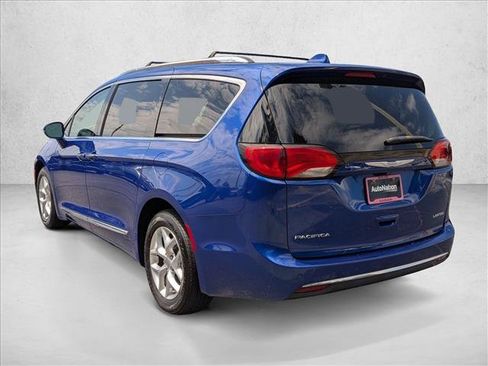 Used 2020 Chrysler Pacifica Limited FWD image 8