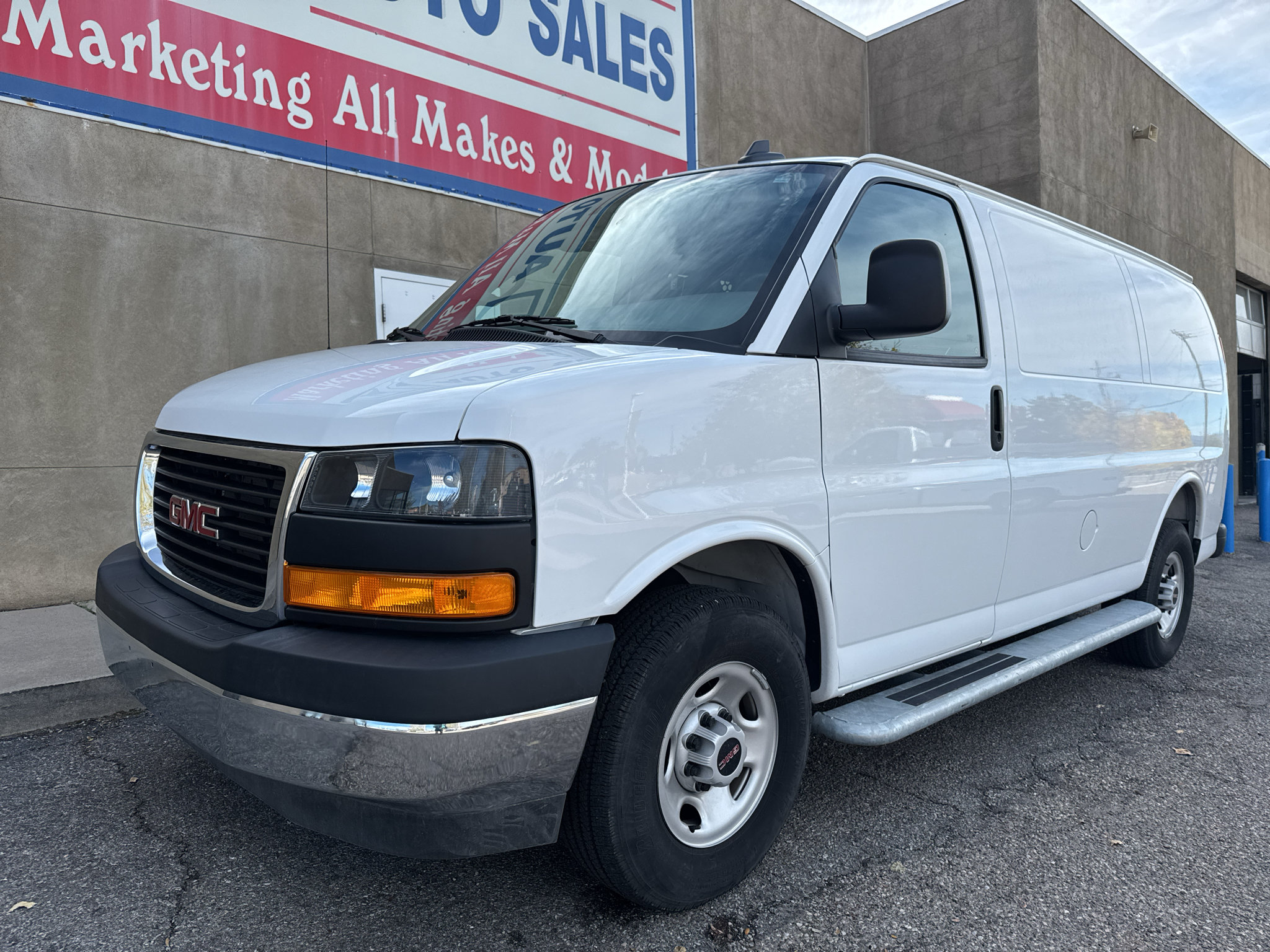 Used 2025 GMC Savana 2500 w/ Driver Convenience Package RWD image 6