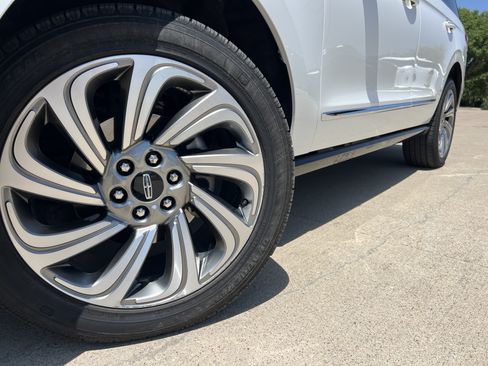 Certified 2023 Lincoln Navigator Reserve RWD image 13