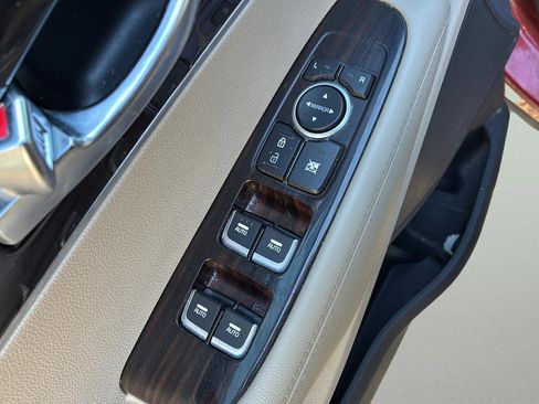 Used 2020 Kia Sorento LX image 21