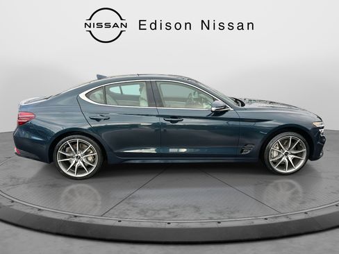 Used 2024 Genesis G70 2.5T image 4