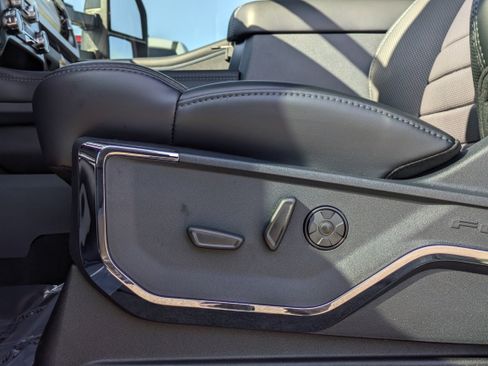 New 2026 Ford F250 Platinum w/ FX4 Off-Road Package image 19