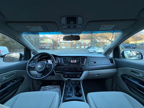 Used 2016 Kia Sedona LX w/ LX Convenience Package image 27