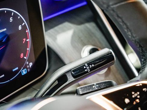 Used 2025 Mercedes-Benz GLC 300 image 20