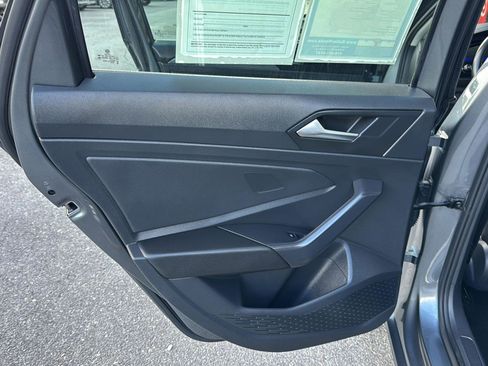 Used 2024 Volkswagen Jetta SE image 15