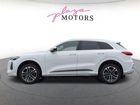 Certified 2025 Audi Q5 Premium w/ Convenience Package AWD/4WD image 8