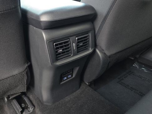 Used 2022 Toyota RAV4 XLE image 15