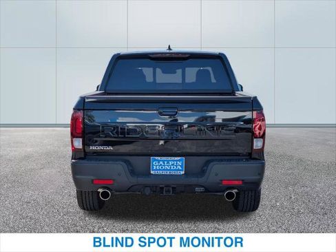 Used 2025 Honda Ridgeline Black Edition image 8