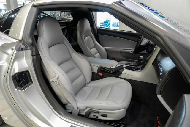 Used 2005 Chevrolet Corvette Coupe w/ Preferred Equipment Group RWD image 32