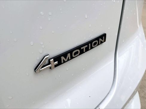 Used 2024 Volkswagen Atlas Cross Sport SEL image 10