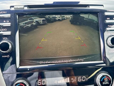 Used 2024 Nissan Murano SV AWD/4WD image 14