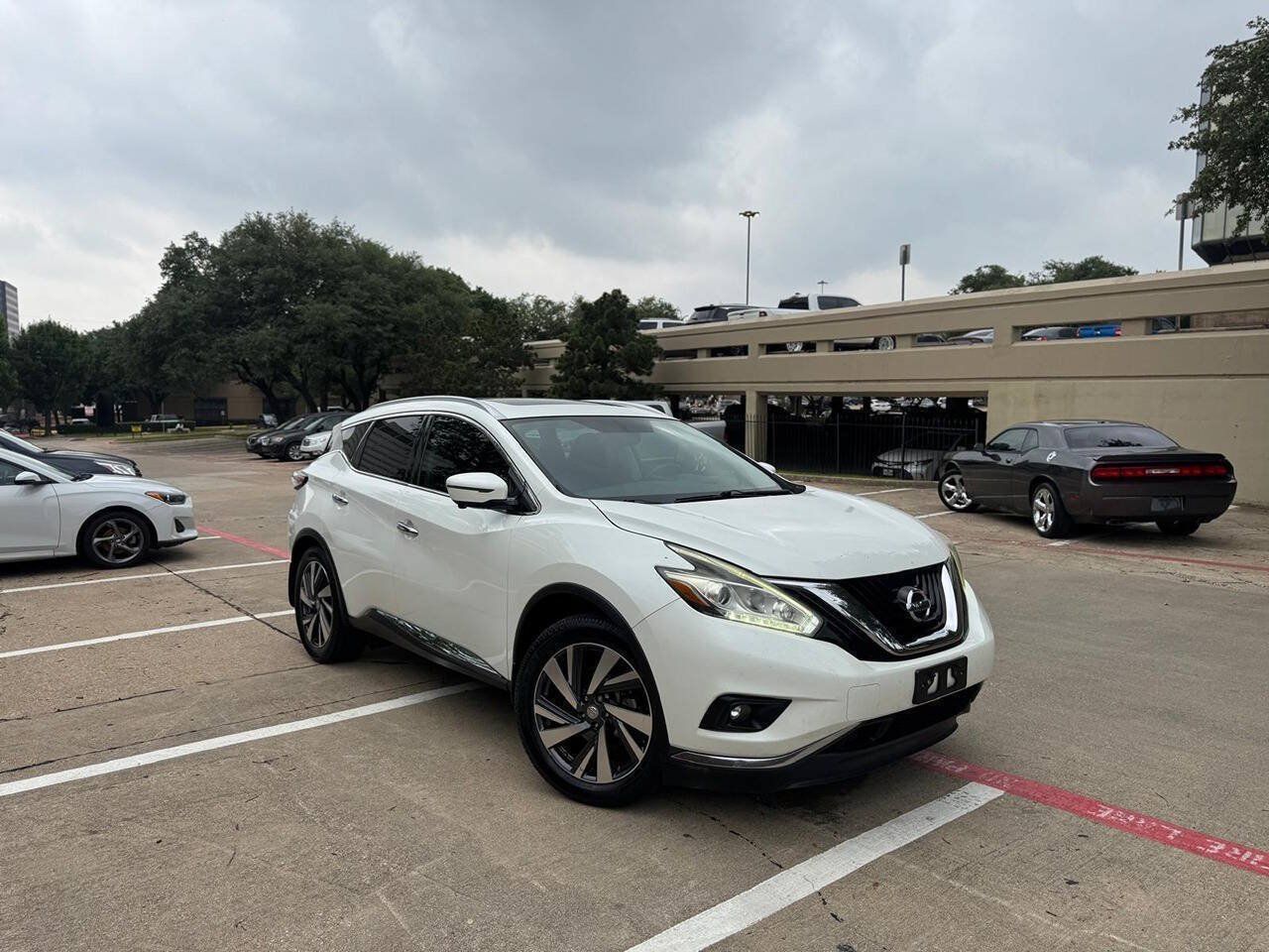 Used 2016 Nissan Murano Platinum w/ Platinum Technology Package FWD image 2