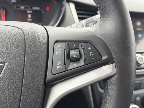 Used 2019 Chevrolet Trax LT w/ LT Convenience Package AWD/4WD image 22