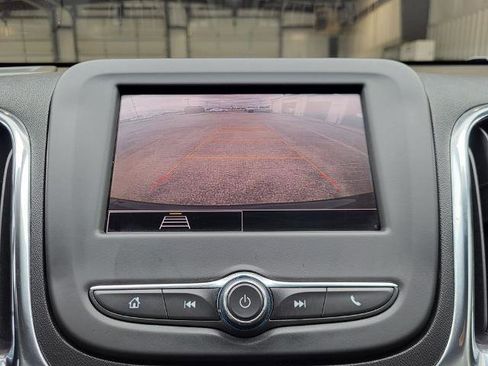Used 2022 Chevrolet Equinox LT FWD image 18