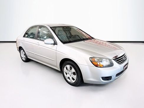 Used 2009 Kia Spectra LX FWD image 3
